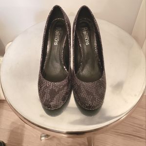 🔥 3/$30 🔥 Faux Snakeskin Heels sz 7